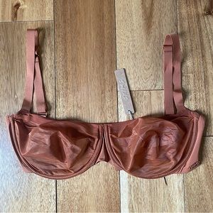 SKIMS No Show Molded Unlined Balconette Bra